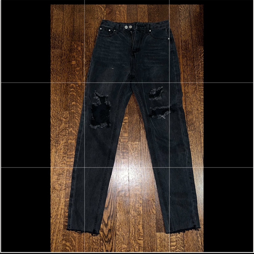 Shein, mom jeans, straight leg, black distressed. Worn 1x. Great quality.